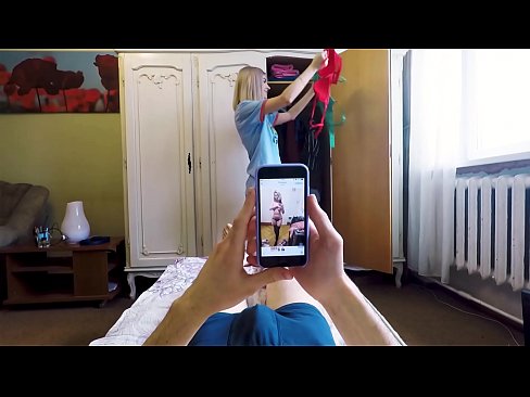❤️ Stepsister għamel lil ħuha jiġbor eżatt qabel ma daħlet id-dar ❤❌ Porn sabiħ lilna ❌